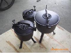 具有出色的热扩散能力，铸铁炊具很适合长时间炖煮食品。